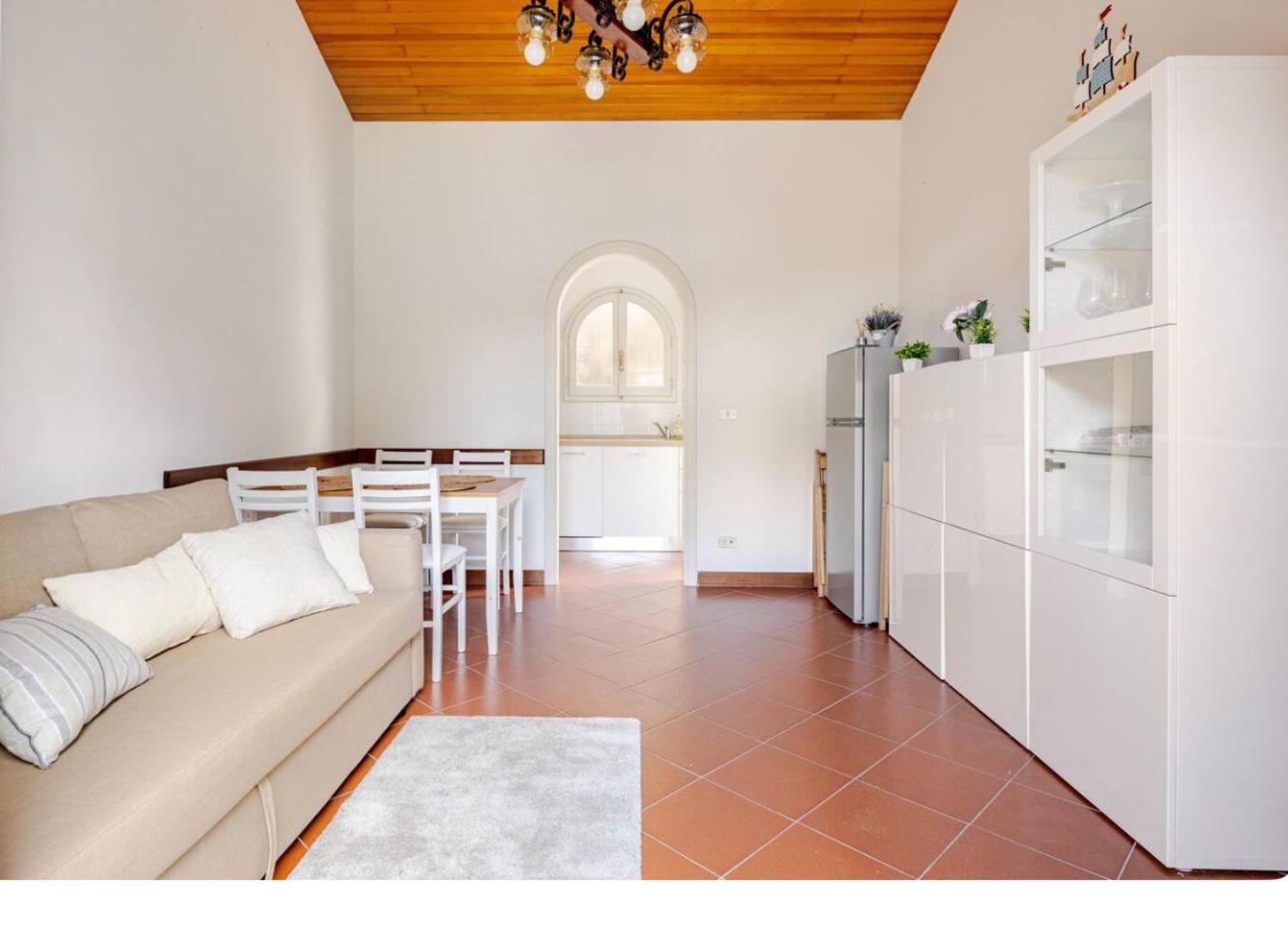 Villa Amazing Abruzzi, In Heart Of Dei Marmi *